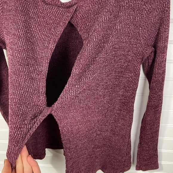 American Eagle Maroon Long Sleeve Small Women’s - Picture 2 of 4